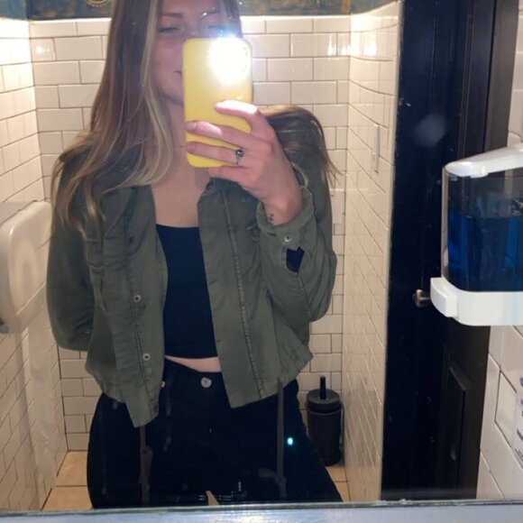 Cropped Elan Army Green Lightweight Utility Jacket - Picture 2 of 6